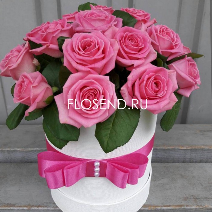 Коробка «15 розовых эквадорских роз»